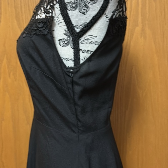 LBD: Black Guess mini dress with lace, side zipper, 100% polyester. - Picture 6 of 6